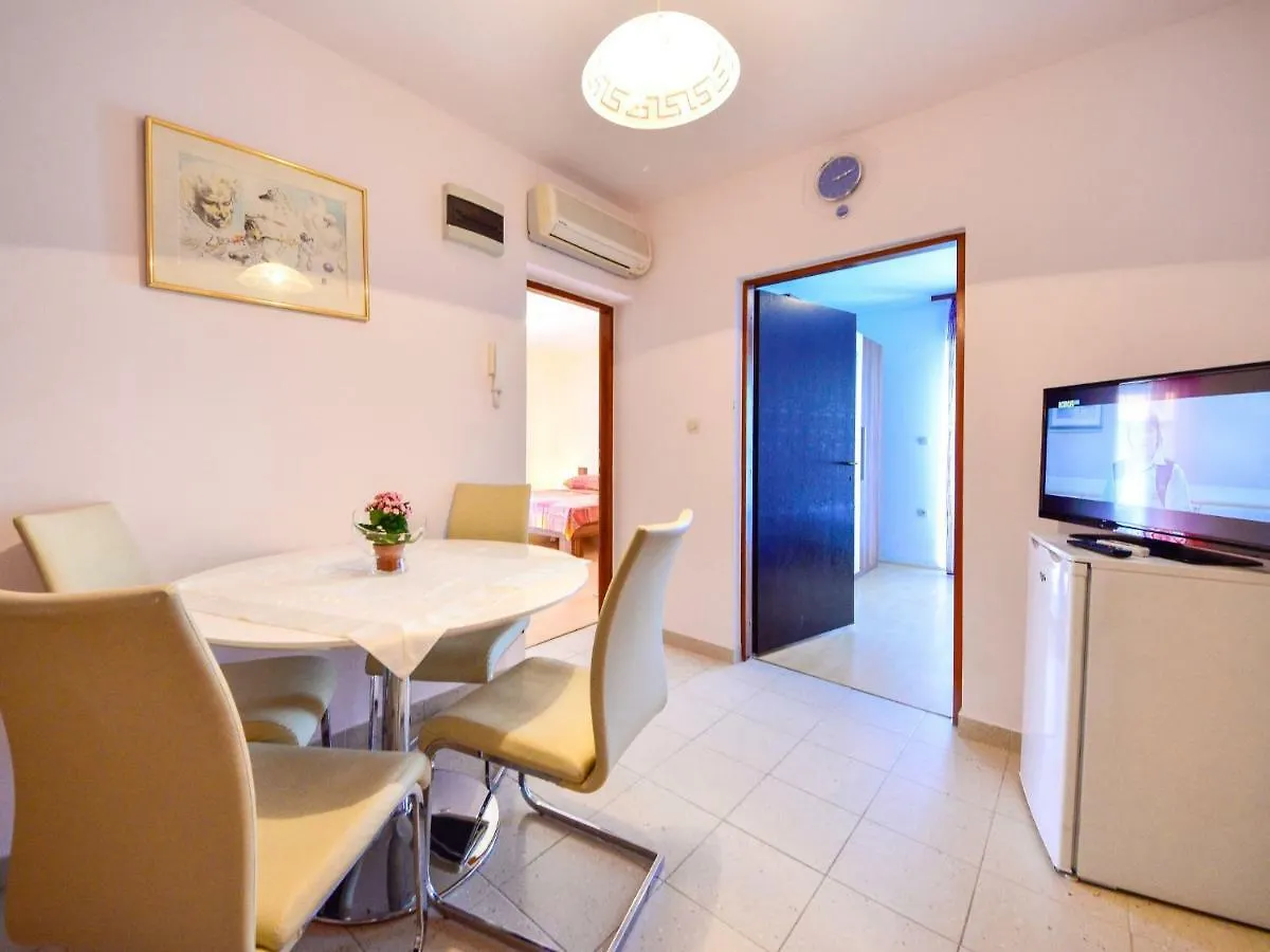 Apartment Fani-2 By Interhome Banjol